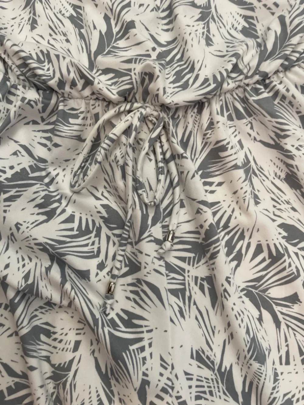 NWT J. Valdi Strapless Gray & White Tropical Cropped Jumpsuit / Coverup Size S